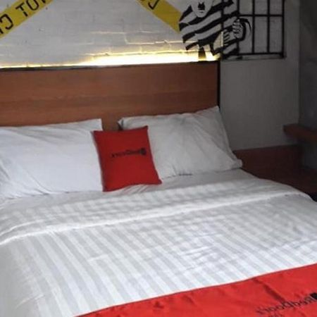 Reddoorz Plus @ Doorman Guest House Bandung Ngoại thất bức ảnh