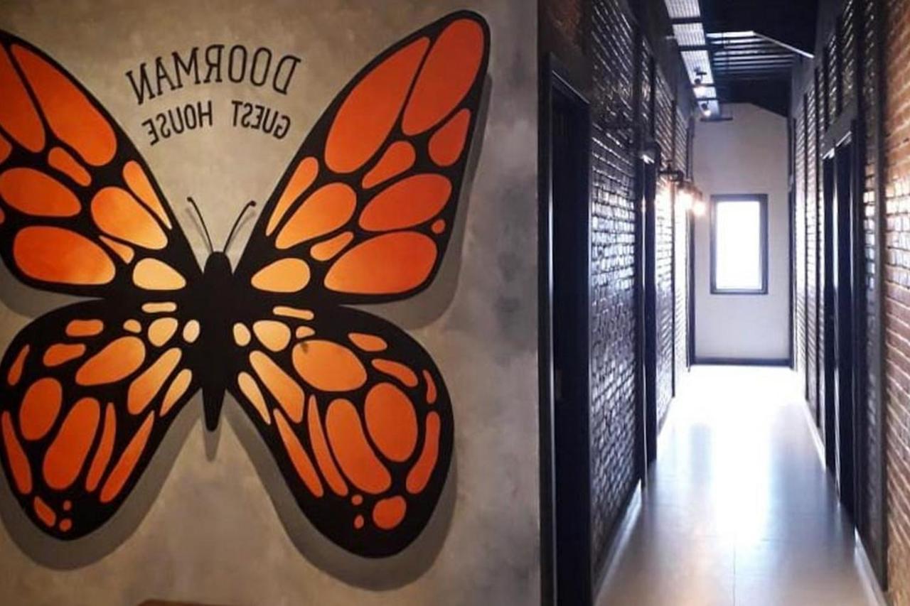 Reddoorz Plus @ Doorman Guest House Bandung Ngoại thất bức ảnh