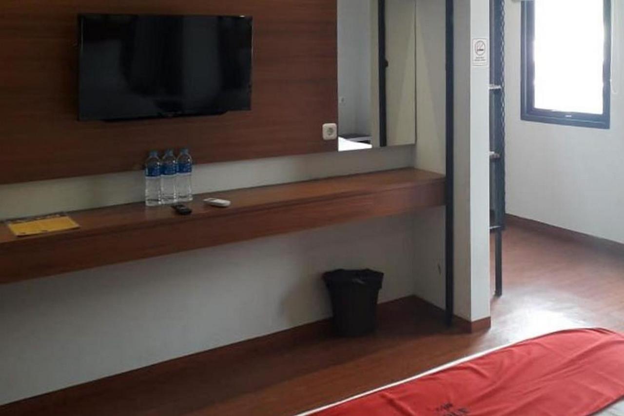 Reddoorz Plus @ Doorman Guest House Bandung Ngoại thất bức ảnh