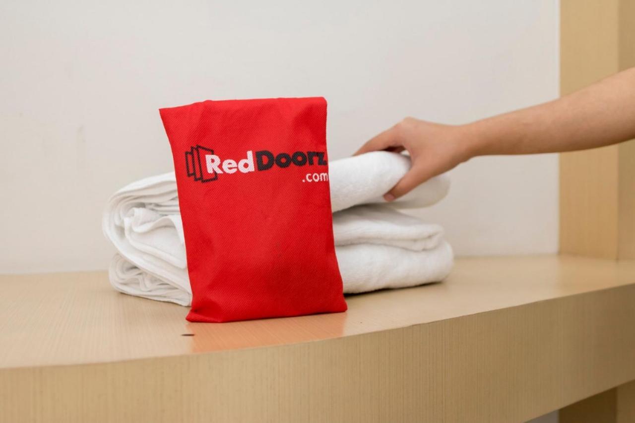 Reddoorz Plus @ Doorman Guest House Bandung Ngoại thất bức ảnh